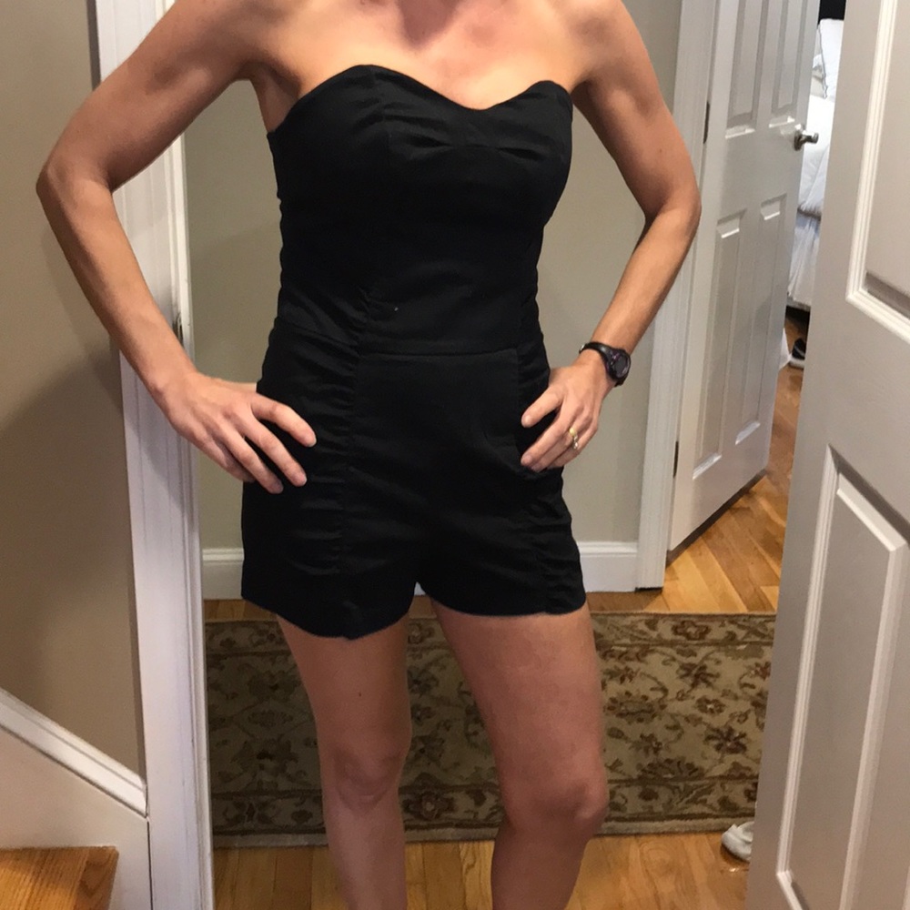Forever 21 Black Strapless Corset-Style Romper - Size M